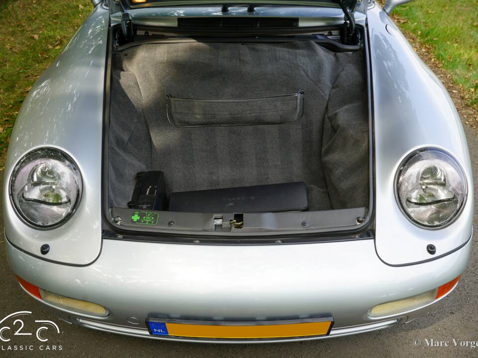 Image 25/63 of Porsche 911 Carrera (1996)