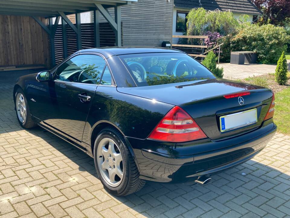 Afbeelding 3/14 van Mercedes-Benz SLK 200 Kompressor (2002)