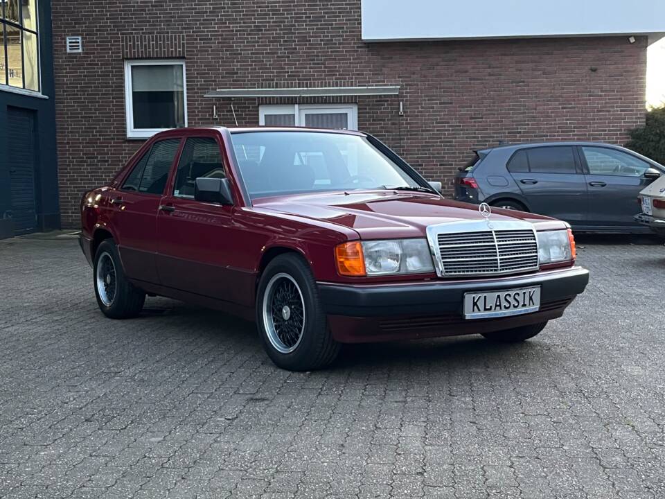 Image 4/13 of Mercedes-Benz 190 E 1.8 (1990)