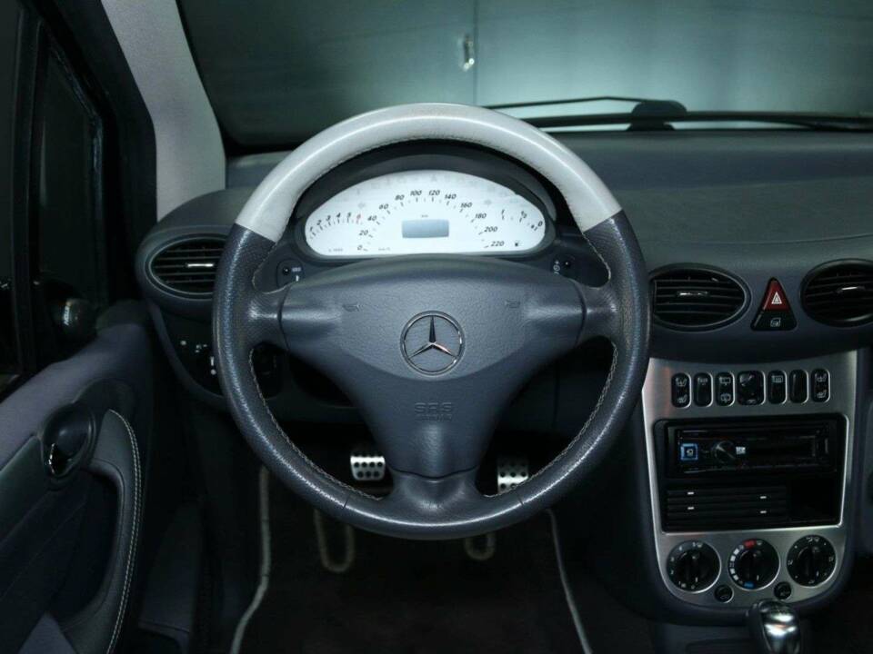 Image 15/50 of Mercedes-Benz A 210 Evolution (2002)