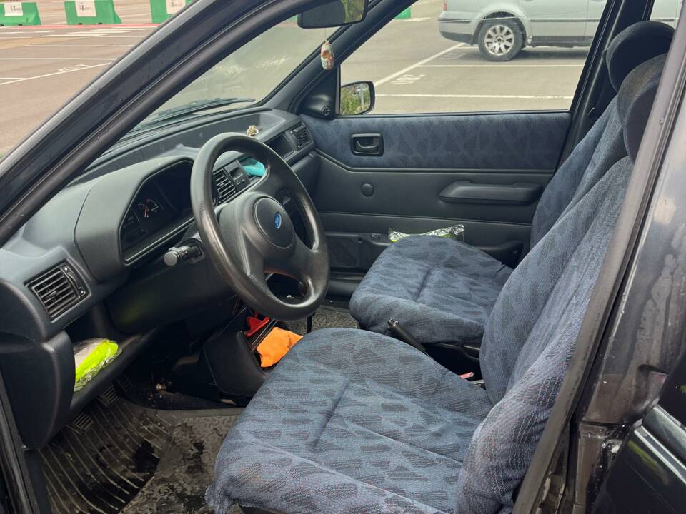 Image 2/5 of Ford Fiesta 1.25i (1995)