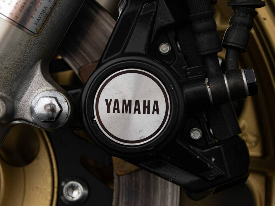 Immagine 39/50 di Yamaha RZV 500 R (1985)