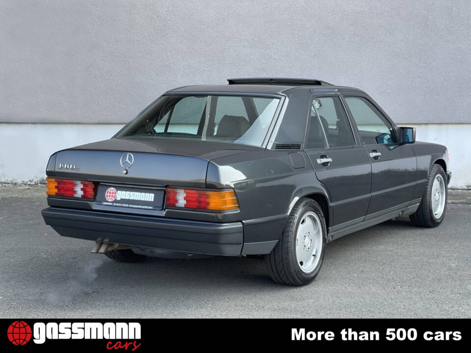 Immagine 6/15 di Mercedes-Benz 190 E 3.2 AMG (1986)