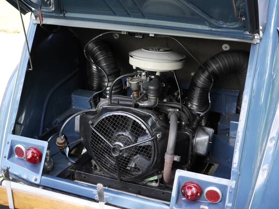 Image 25/43 of Citroën 2 CV Sahara 4x4 (1964)