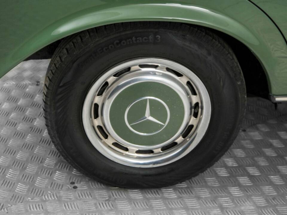 Afbeelding 31/50 van Mercedes-Benz 300 D (1978)