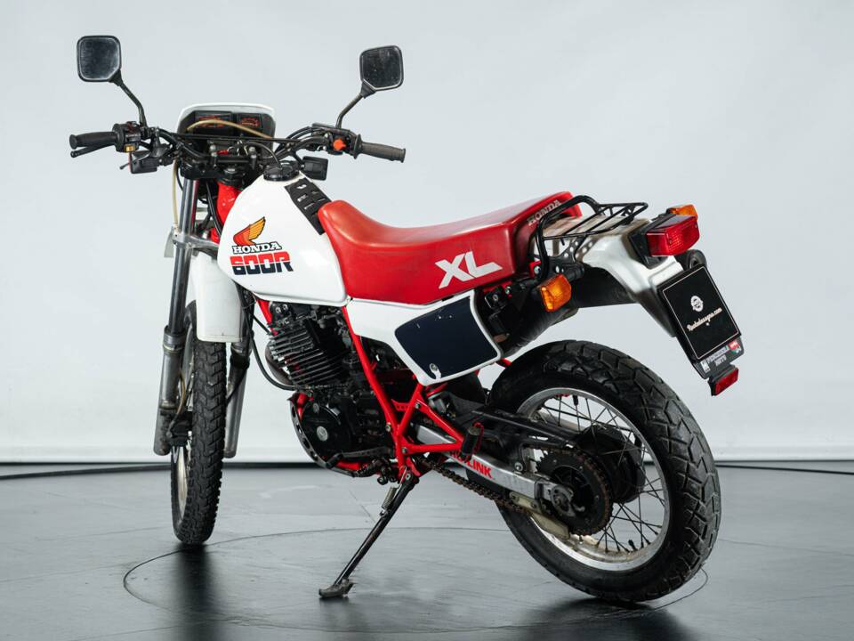Bild 2/50 von Honda DUMMY (1985)