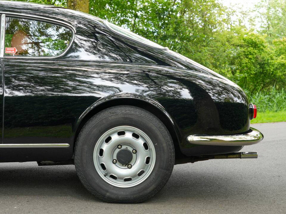 Image 13/33 de Lancia Aurelia B20 GT 2500 (1957)