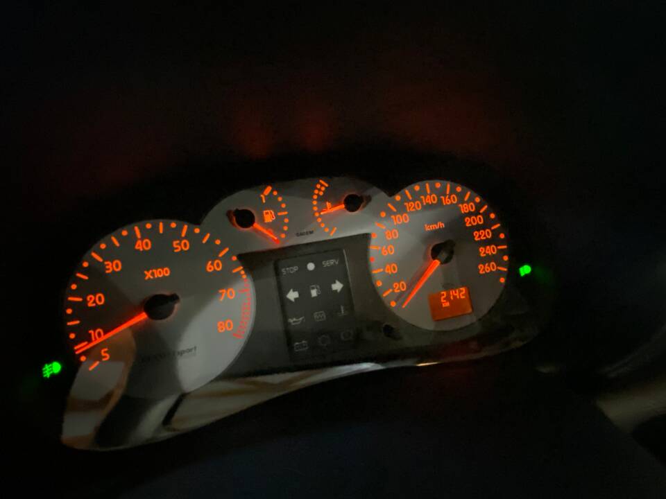 Immagine 12/43 di Renault Clio II V6 (2001)