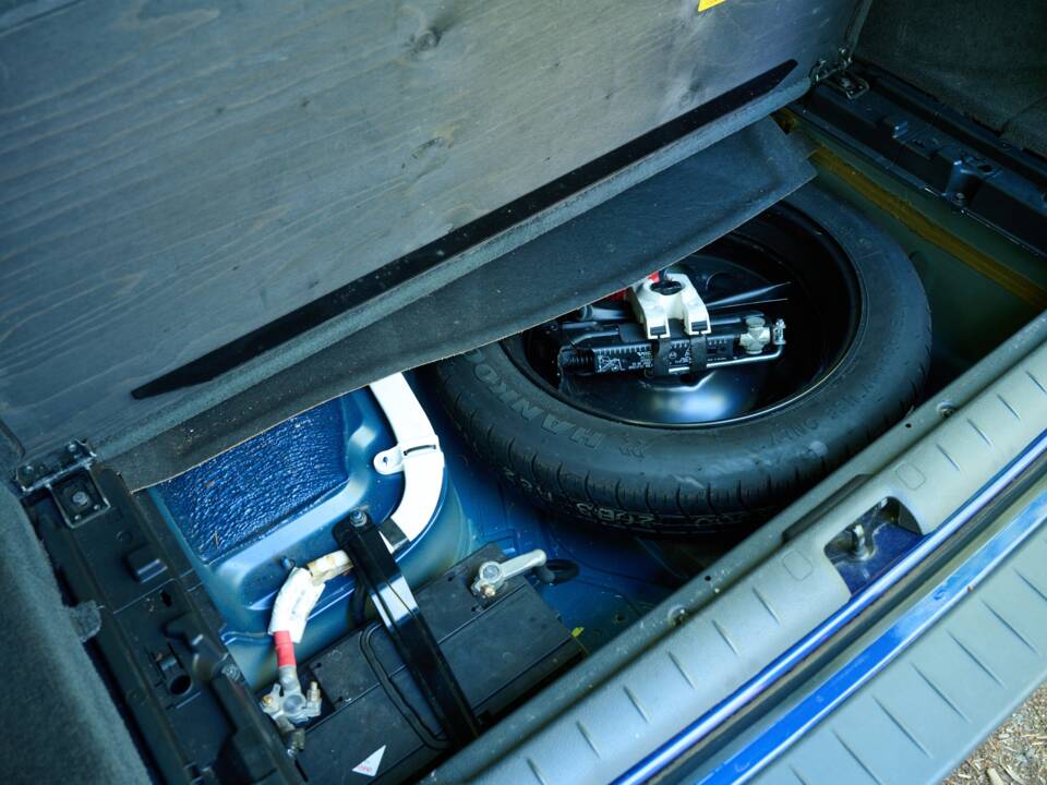 Image 43/50 of Volvo V 70 2.4 (2006)