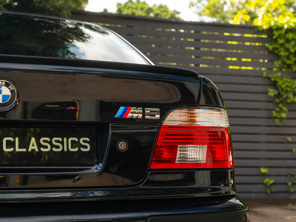 Image 7/56 of BMW M5 (2000)
