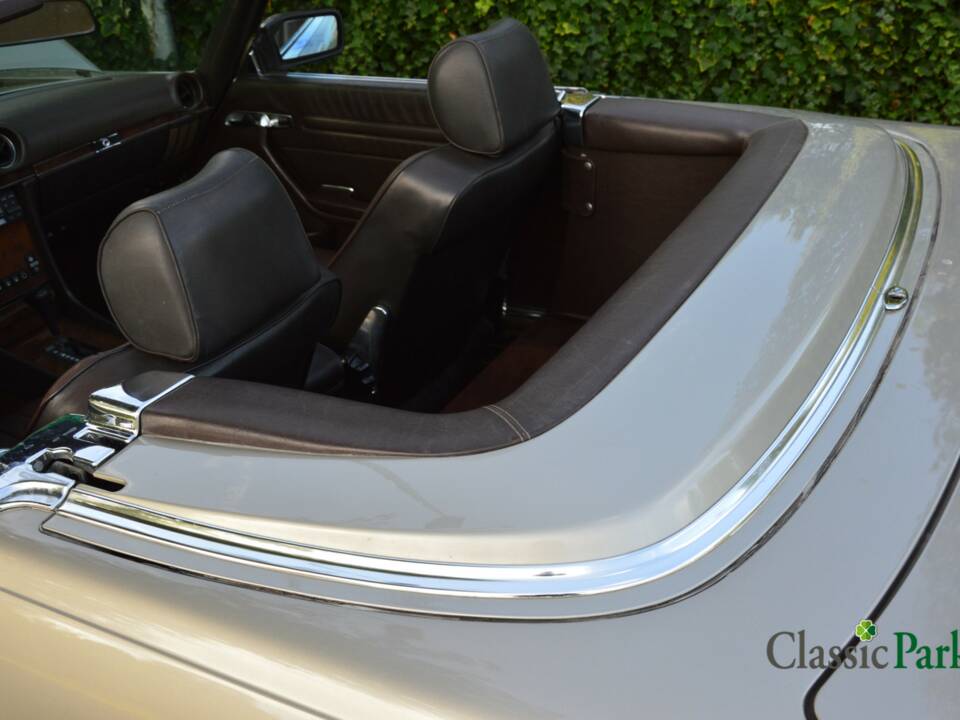 Image 40/47 de Mercedes-Benz 560 SL (1986)