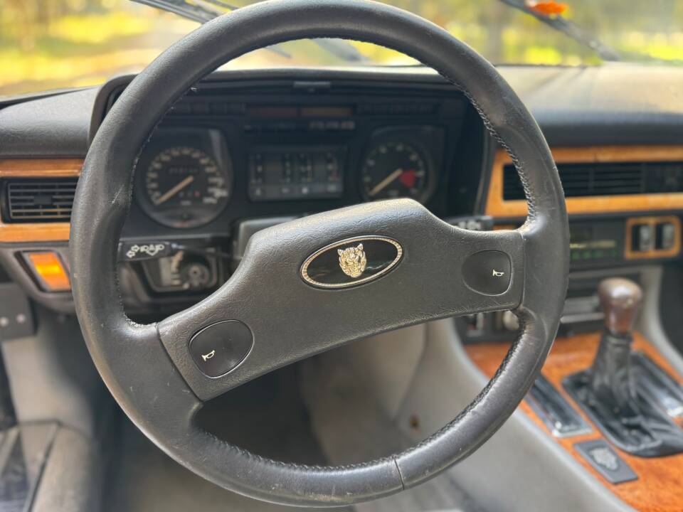 Image 24/47 of Jaguar XJ-S 3.6 (1988)