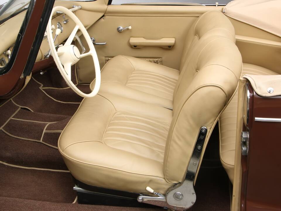 Image 17/26 of BMW 502 Autenrieth (1955)