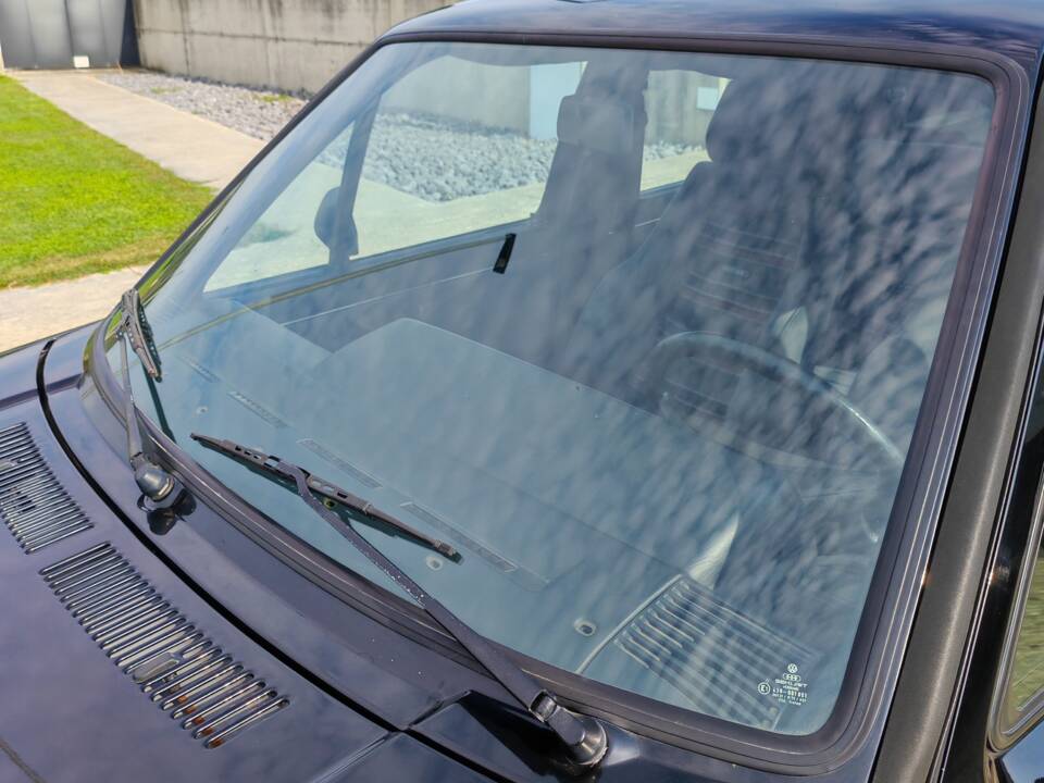 Bild 20/42 von Volkswagen Golf II GTi 16V 1.8 (1986)