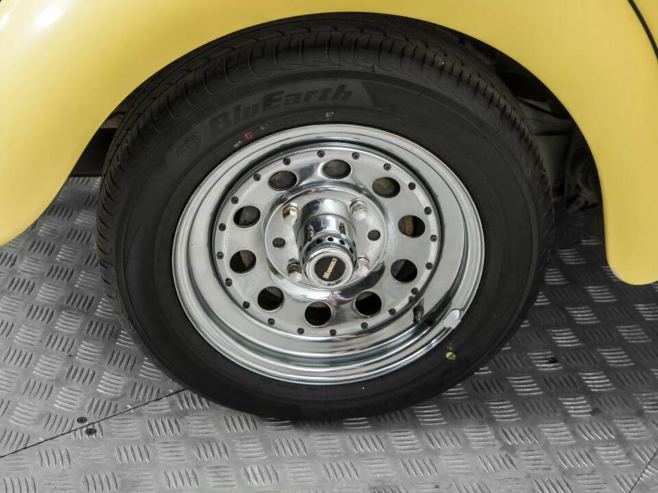 Immagine 29/50 di Volkswagen Käfer 1302 (1971)