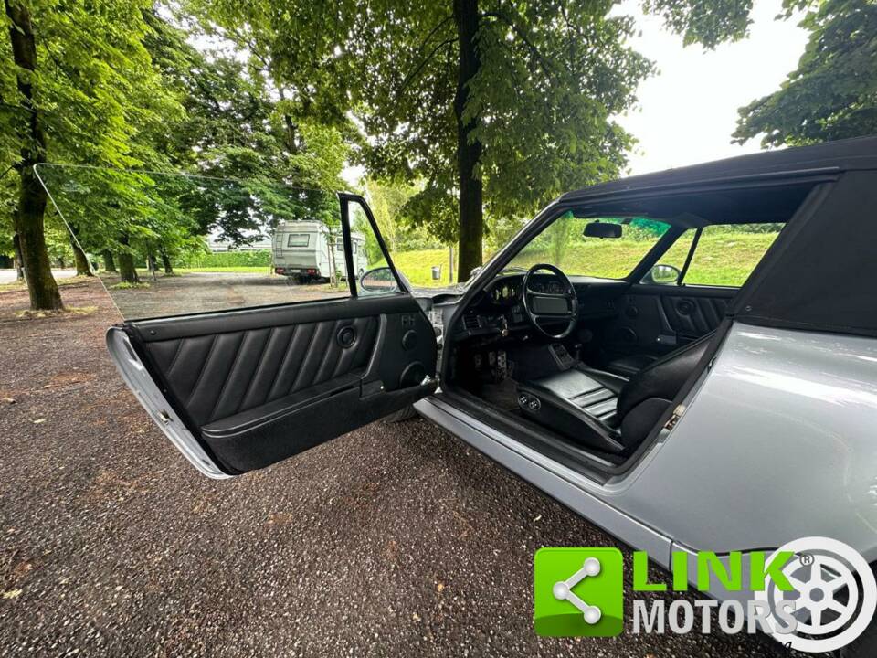Bild 4/10 von Porsche 911 Carrera 4 (1991)