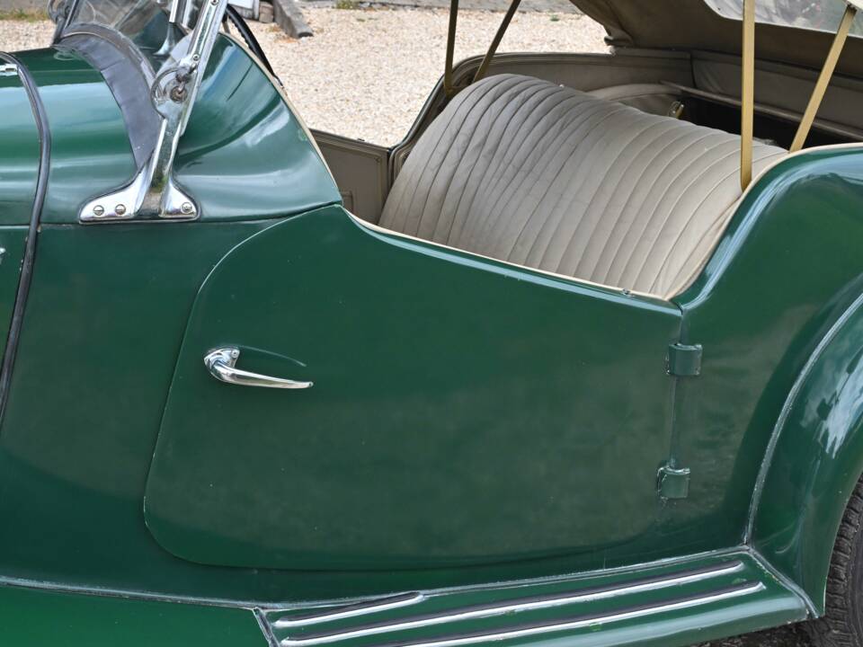 Image 40/50 of MG TD (1953)
