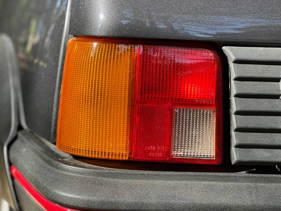 Bild 23/39 von Peugeot 205 GTi 1.6 (1986)