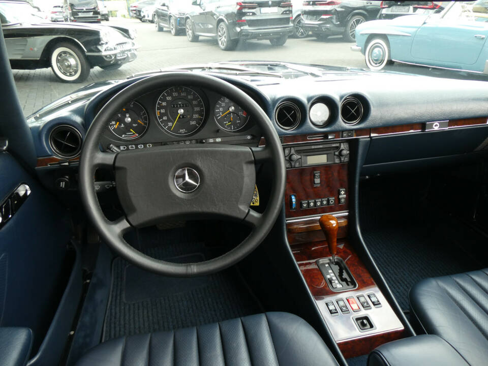 Image 9/26 of Mercedes-Benz 500 SL (1988)