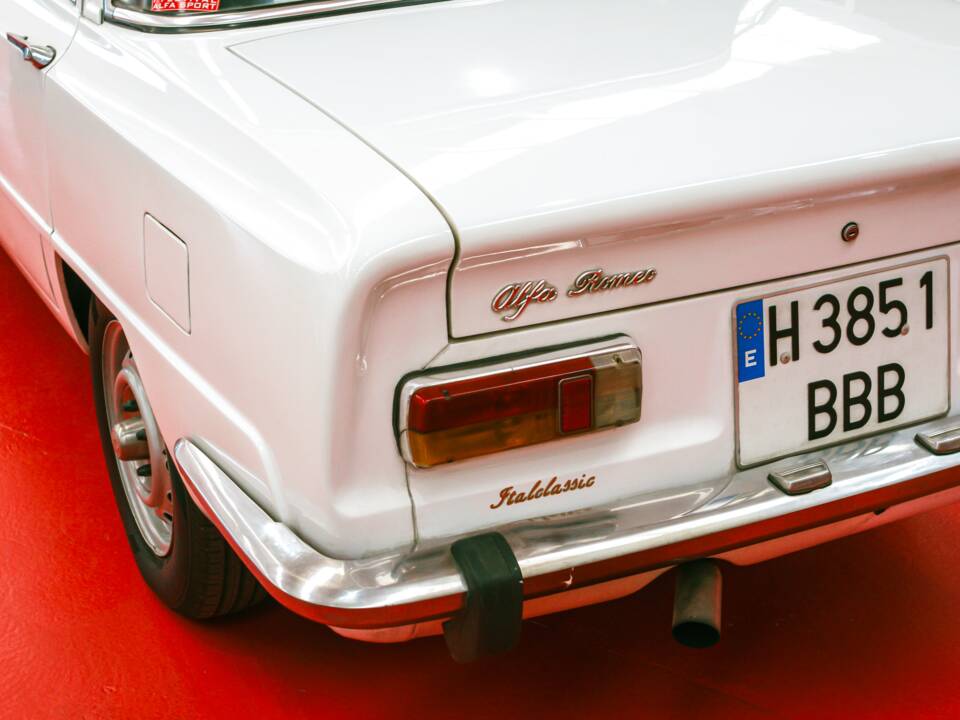 Bild 10/34 von Alfa Romeo Giulia Nuova Super 1600 (1979)