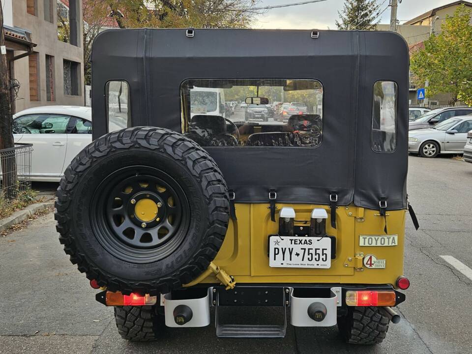 Image 2/5 of Toyota Land Cruiser FJ 43 (1981)