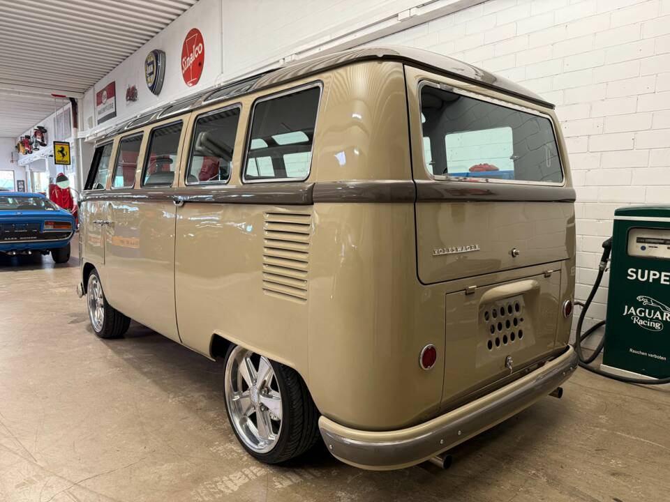 Image 18/26 of Volkswagen T1 Samba (1965)