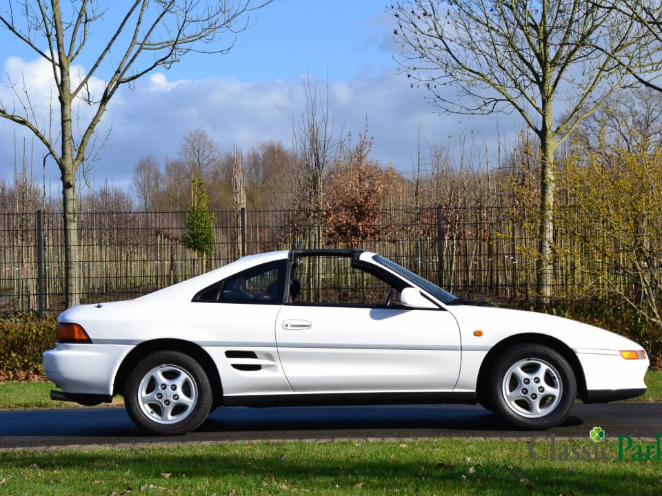 Afbeelding 4/46 van Toyota MR2 2.0 (1991)