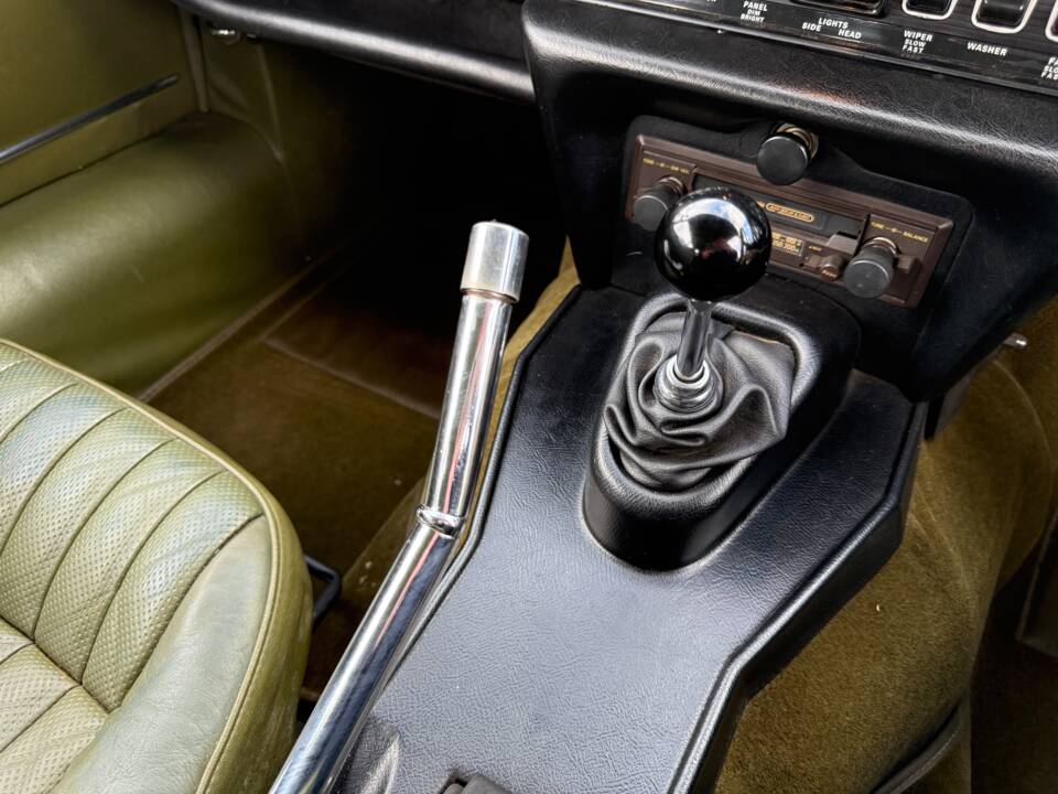 Bild 33/35 von Jaguar E-Type V12 (2+2) (1973)