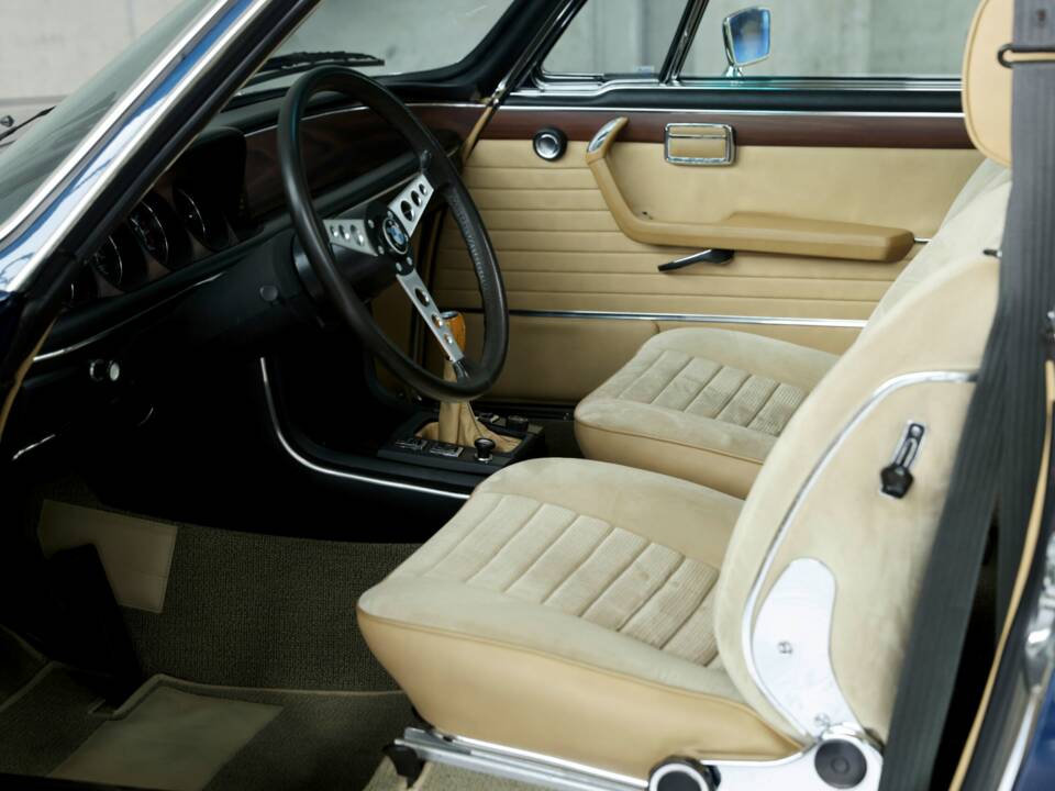 Bild 28/50 von BMW 3.0 CSi (1975)