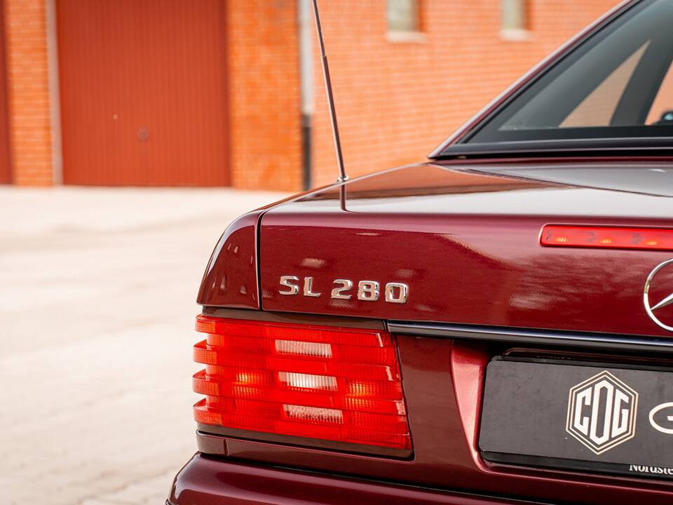 Image 17/47 of Mercedes-Benz SL 280 (1996)