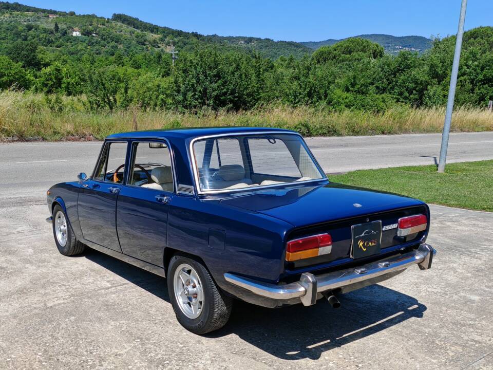 Image 6/50 of Alfa Romeo 2000 Berlina (1972)