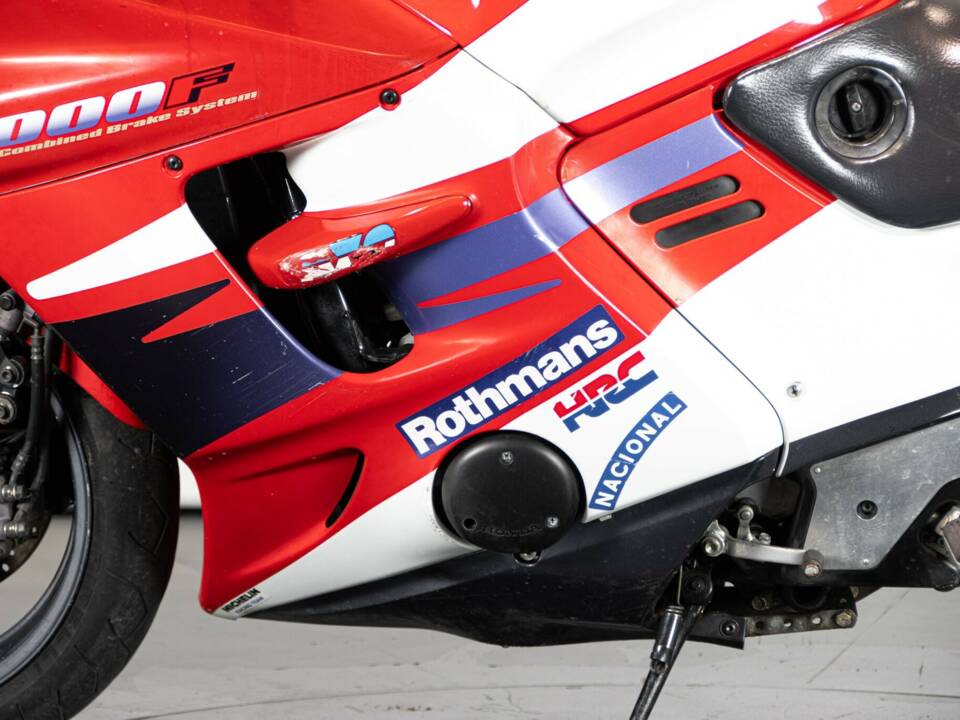 Immagine 29/49 di Honda CBR 1000 RR Fireblade (1995)