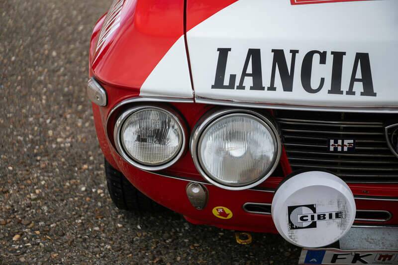 Image 12/44 of Lancia Fulvia Rallye HF 1.6 (1970)