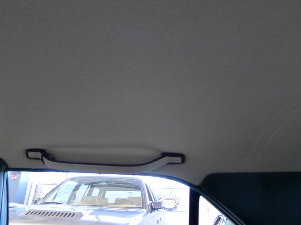 Bild 35/37 von Mercedes-Benz 190 E (1989)