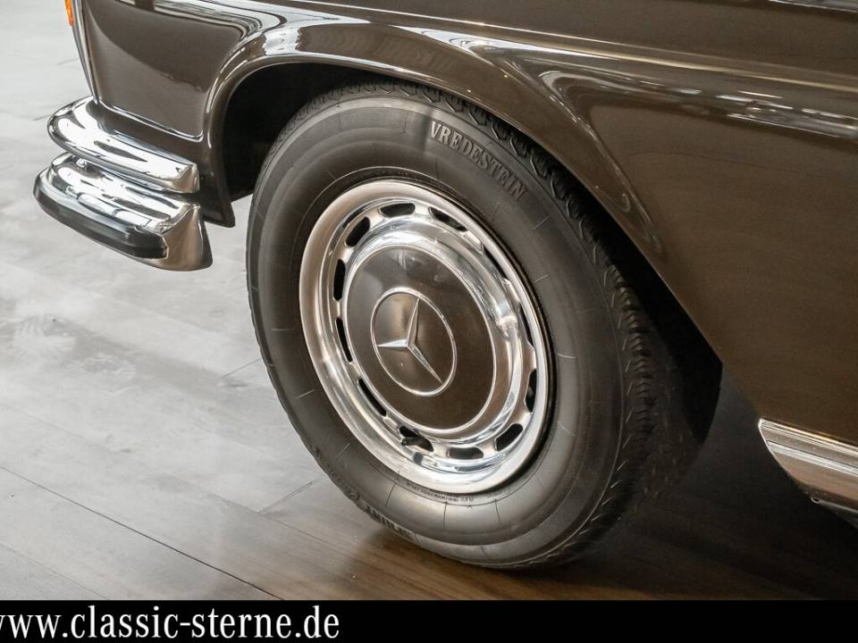 Imagen 12/15 de Mercedes-Benz 280 SE 3,5 (1971)