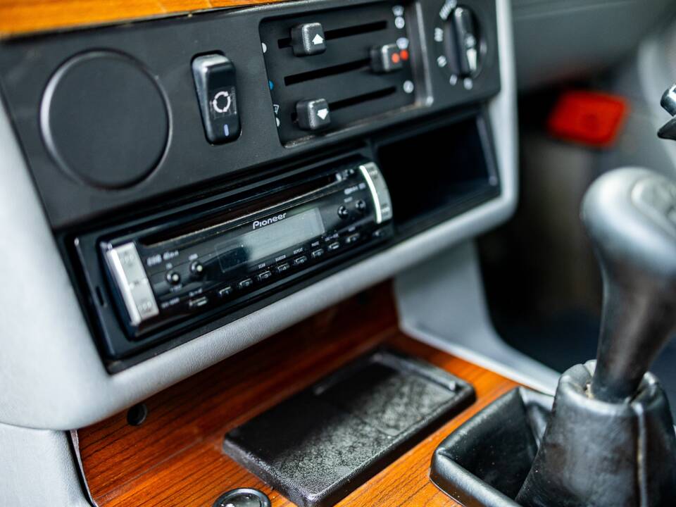 Image 21/32 of Mercedes-Benz 300 GD (kurz) (1992)