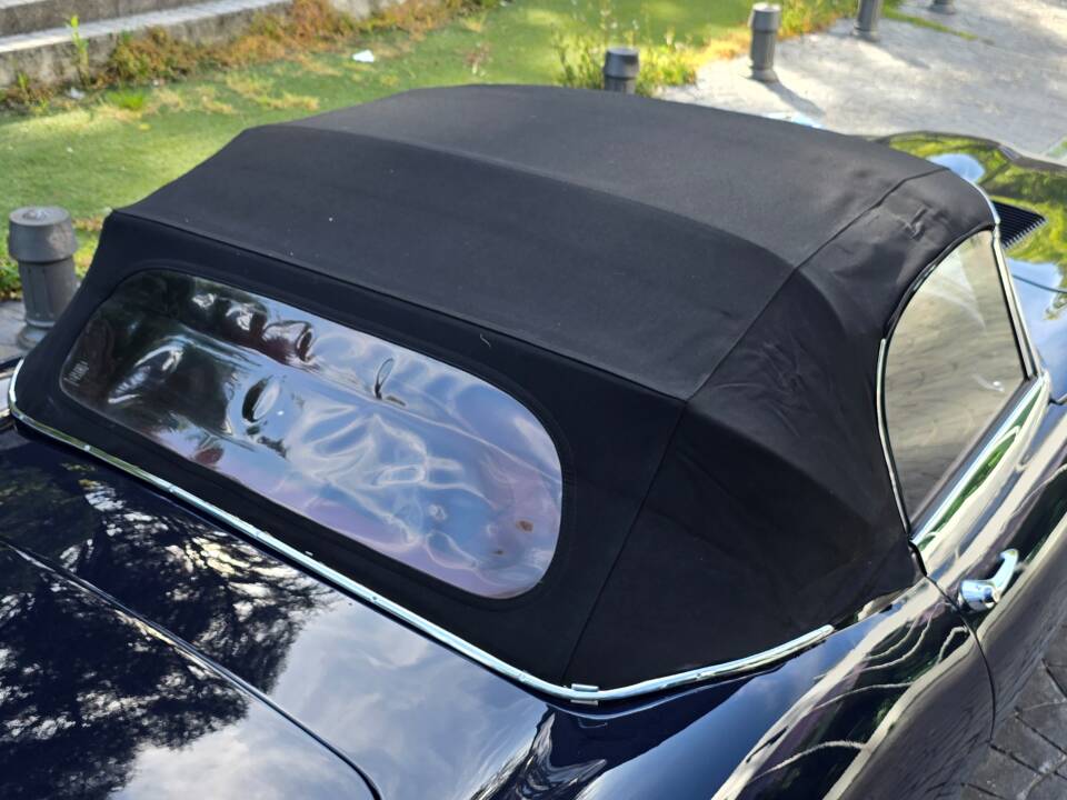 Bild 12/18 von Jaguar E-Type (1969)