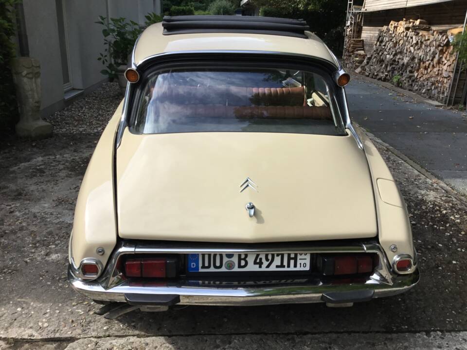Image 2/82 de Citroën DS 20 (1974)