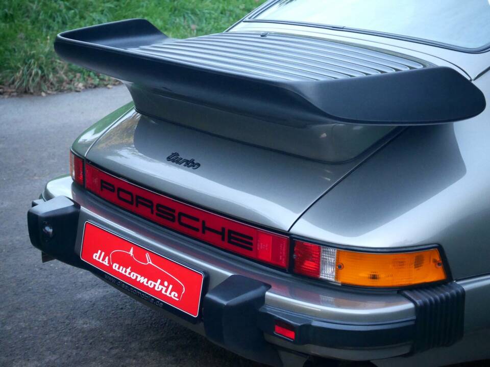 Image 14/34 de Porsche 911 Turbo 3.3 (1981)