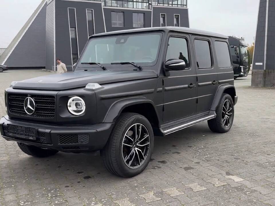 Image 6/13 of Mercedes-Benz G 400 d (LWB) (2021)