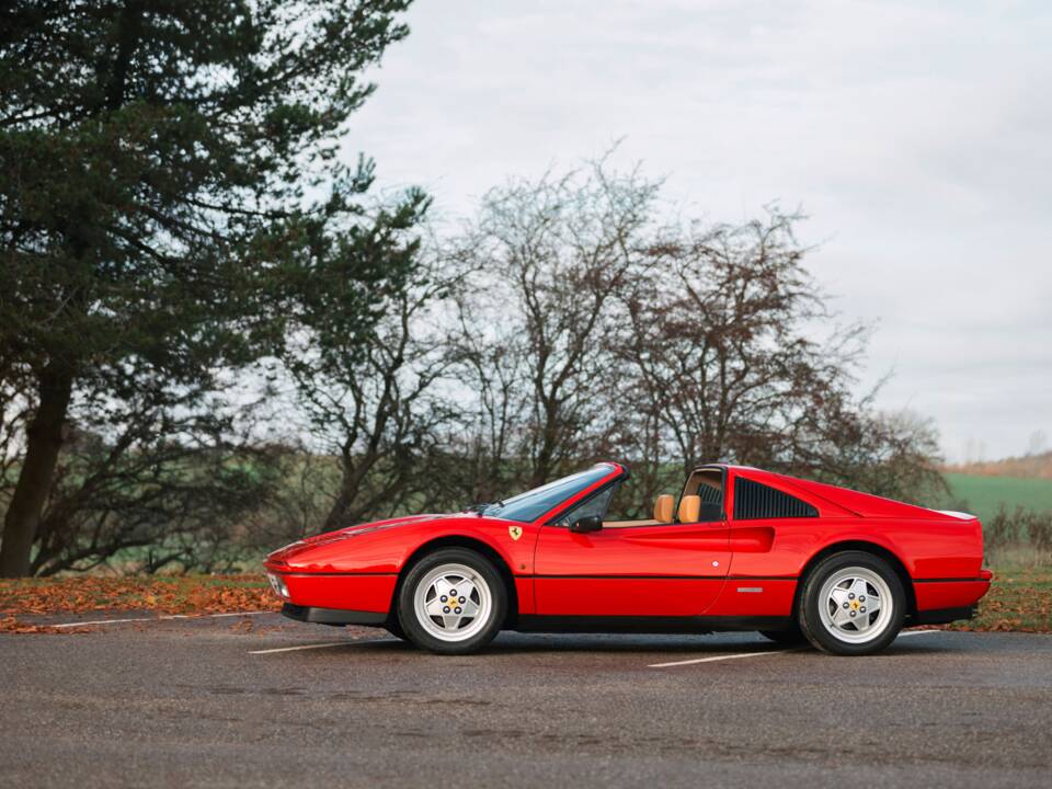 Afbeelding 3/41 van Ferrari 328 GTS (1989)