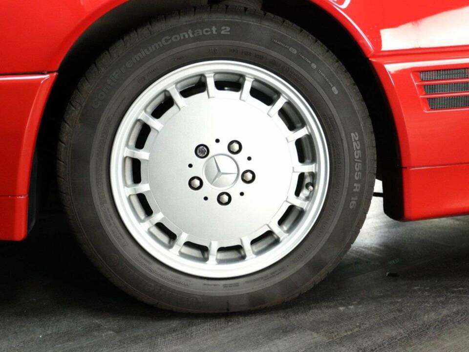 Imagen 29/30 de Mercedes-Benz 300 SL-24 (1991)