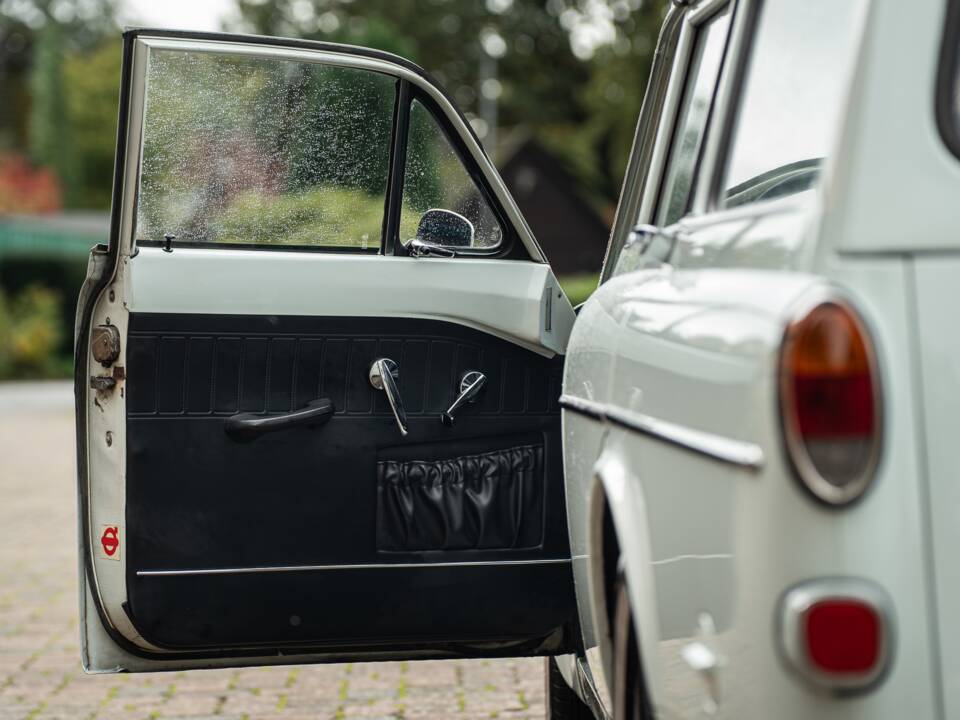 Bild 23/44 von Volvo P 221 (1968)