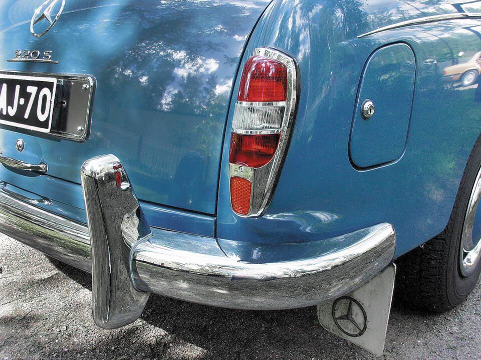 Image 5/9 of Mercedes-Benz 220 S (1957)