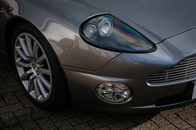 Image 34/39 of Aston Martin V12 Vanquish (2003)