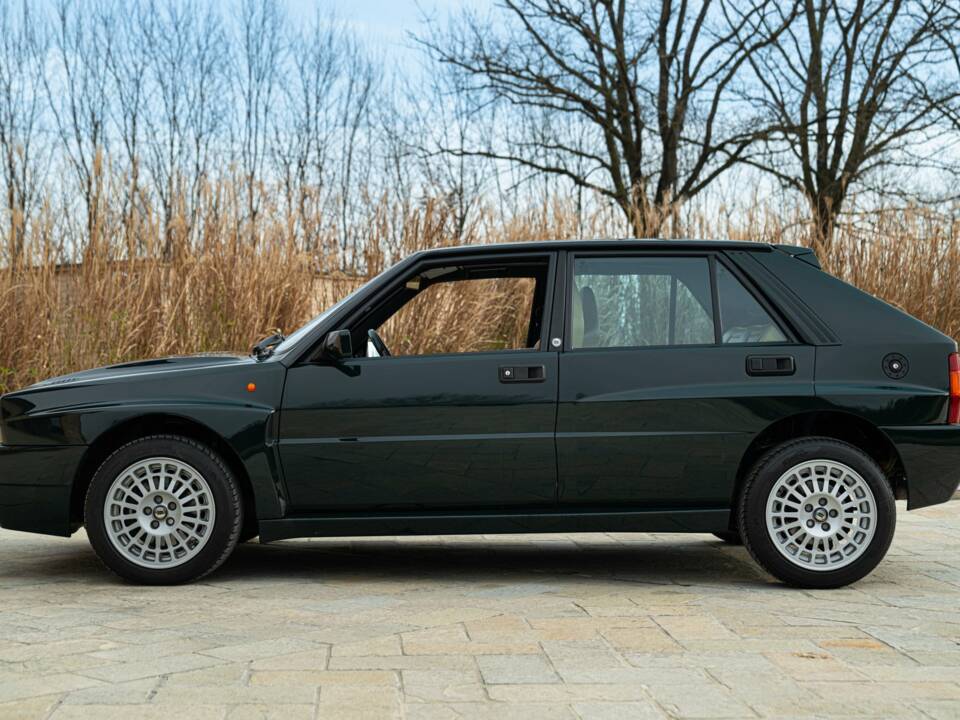 Image 5/50 de Lancia Delta HF Integrale 16V (1992)