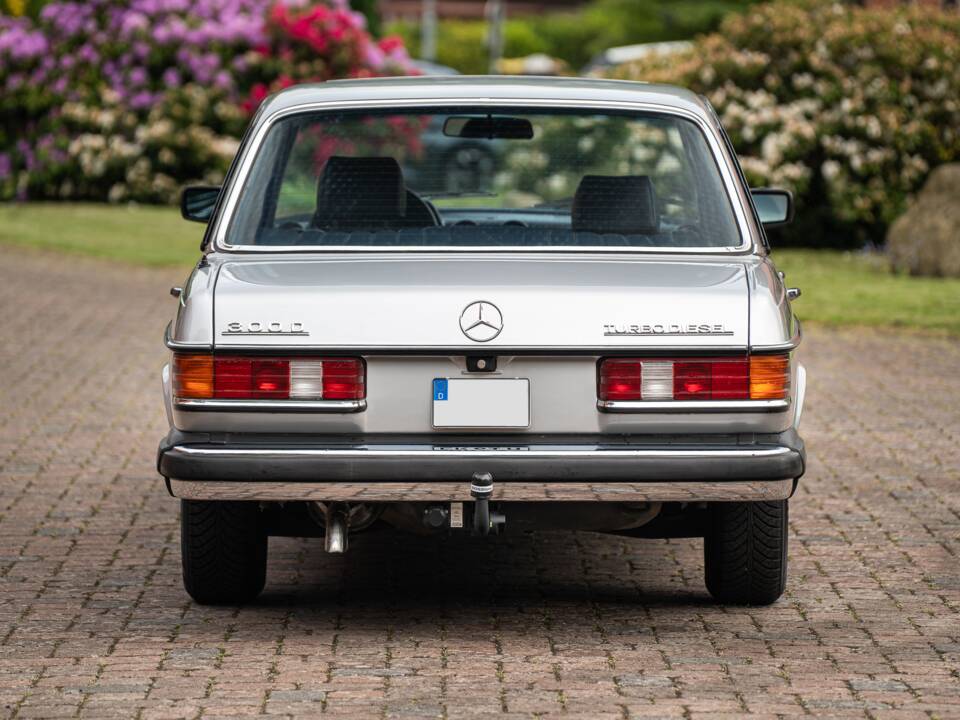 Bild 17/83 von Mercedes-Benz 300 D Turbodiesel (1983)