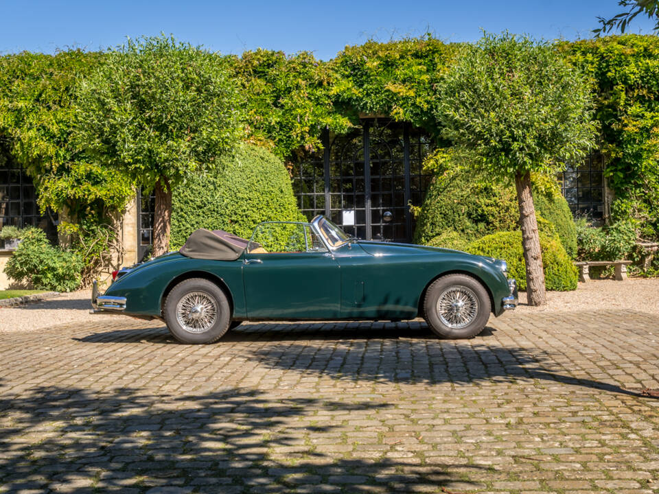 Image 4/37 of Jaguar XK 150 3.8 S OTS (1959)