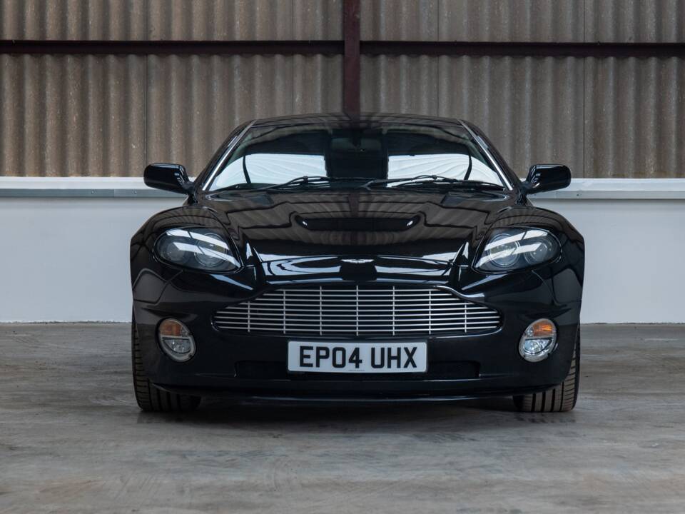 Image 6/50 de Aston Martin V12 Vanquish (2004)