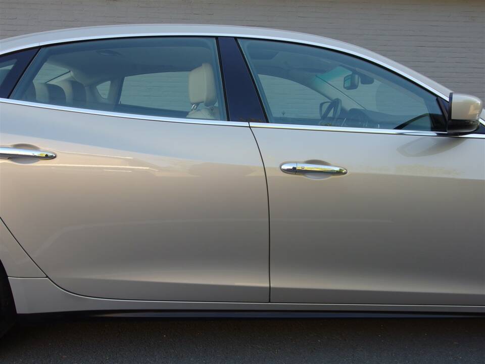 Image 28/99 of Maserati Quattroporte GTS (2014)